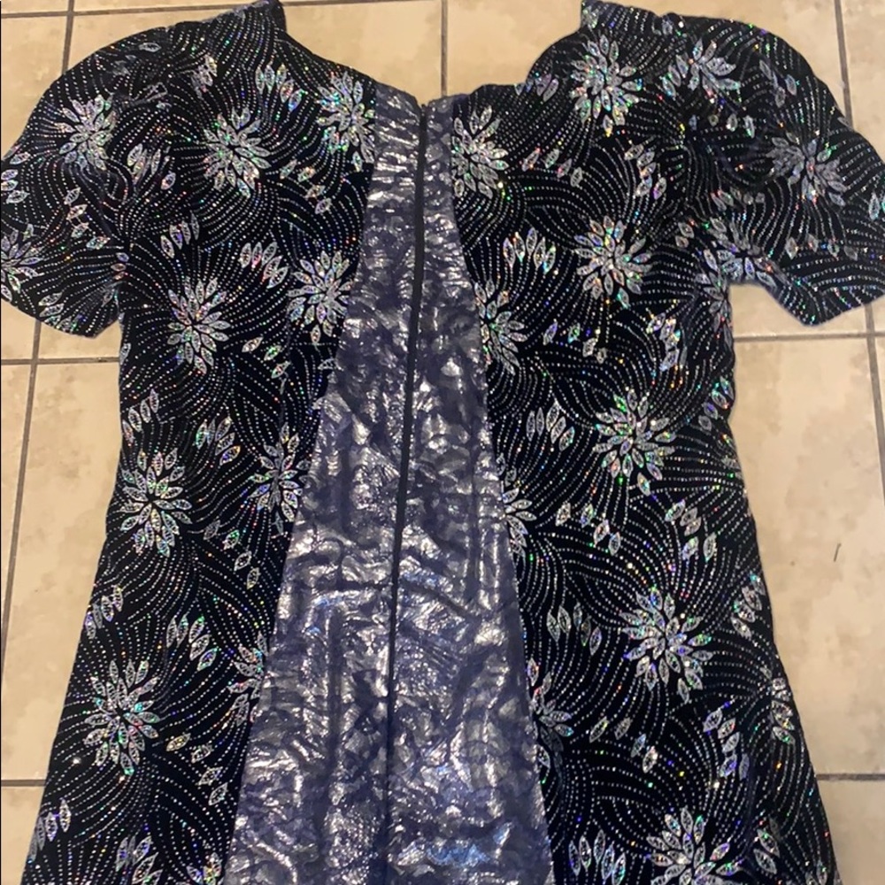 Beautiful Maxi Dress - Picture 5 of 10